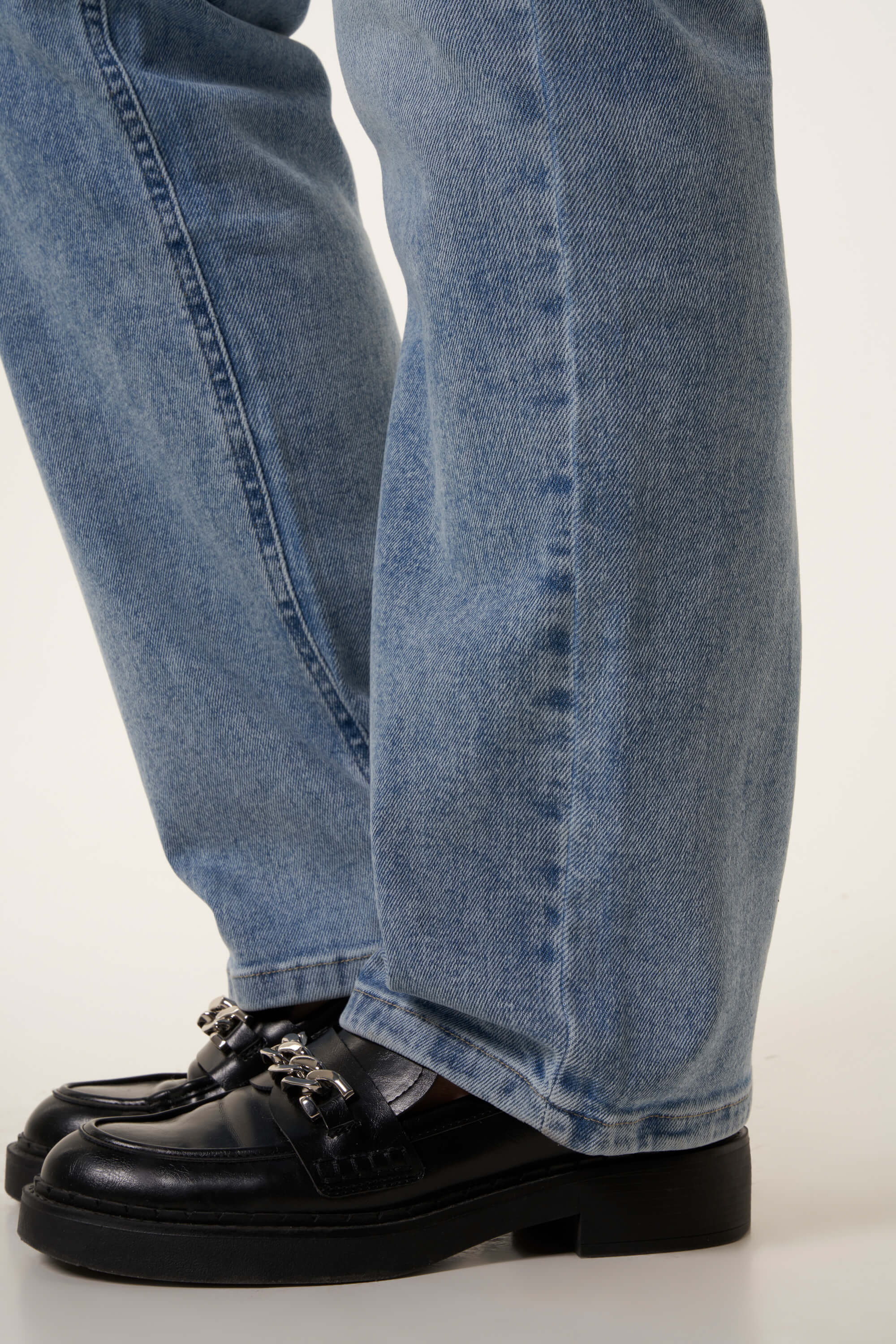 Straight leg jeans  image number 5